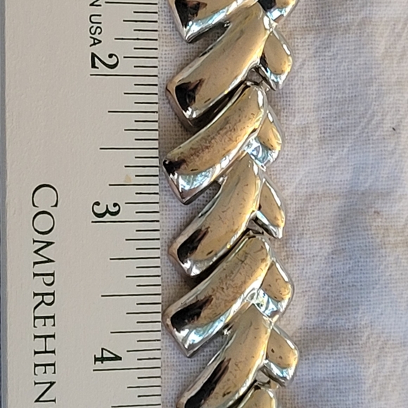 Vintage Ann Klein Silver Chevron Neclace - Statement Piece - Chevron - Picture 12 of 14